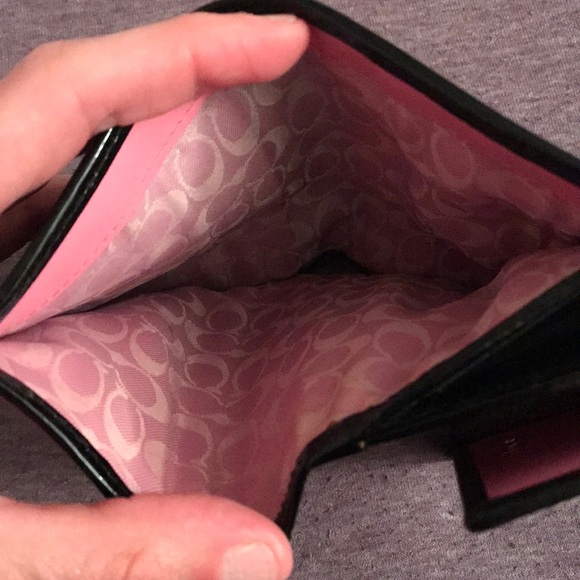 A Coach Wallet - Picture 6 of 6